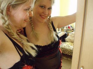 WebMaus Anal Sex, Dominant, Fesselspiele, Oralsex, Sexspielzeug, SM Sex, Tattoos, geile Dessous, blonde Haare, blaue Augen